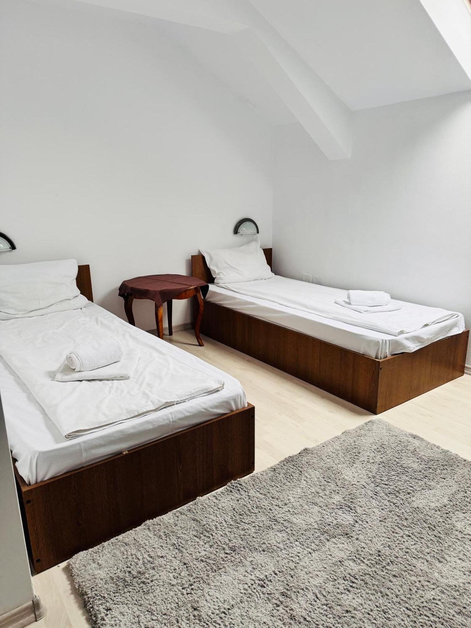 Complex Select Hotel Medias Bagian luar foto