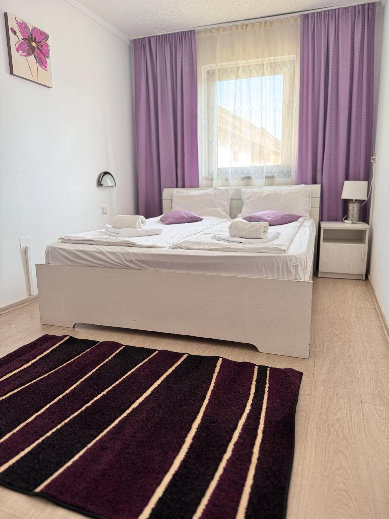 Complex Select Hotel Medias Bagian luar foto