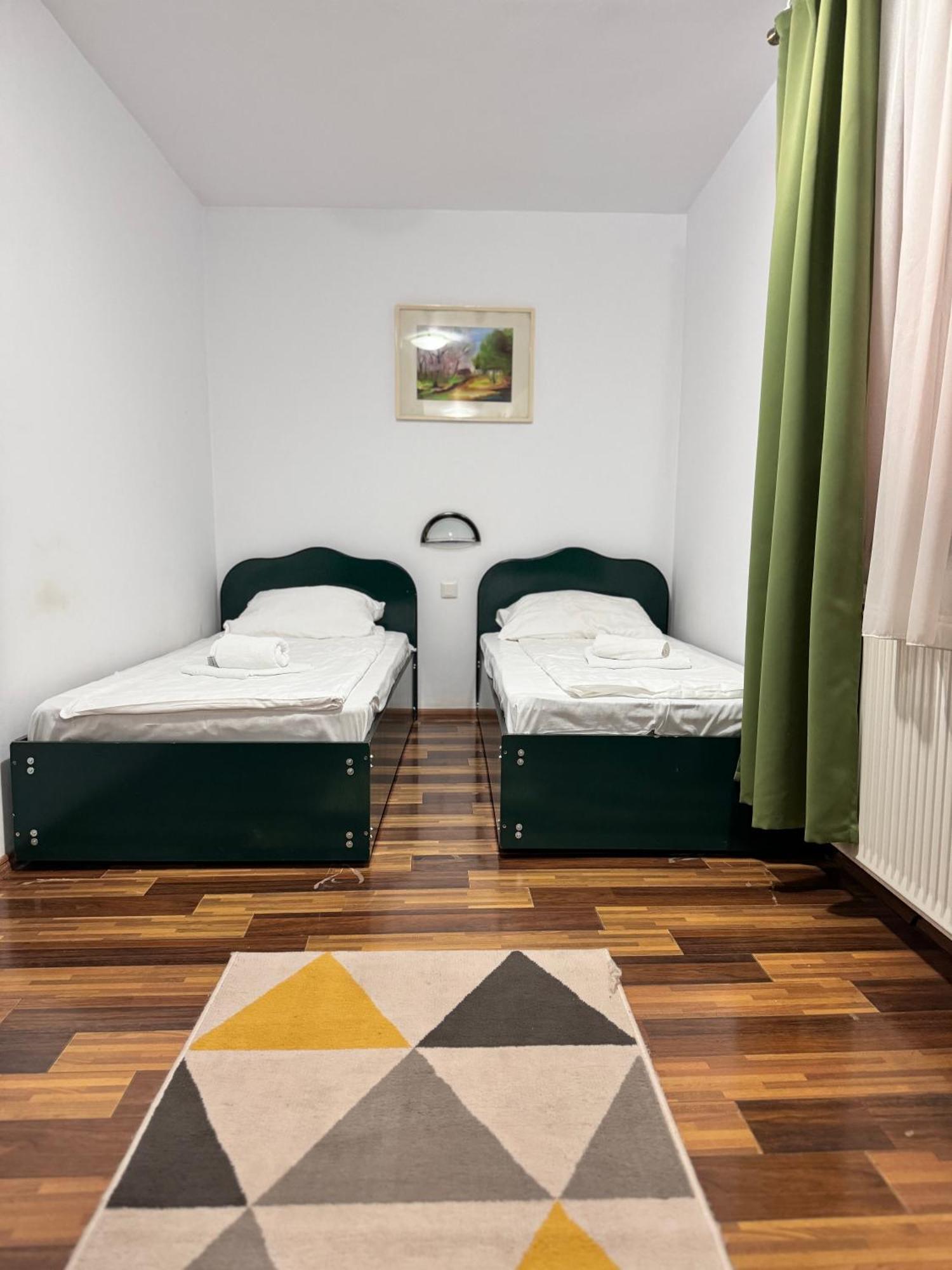 Complex Select Hotel Medias Bagian luar foto