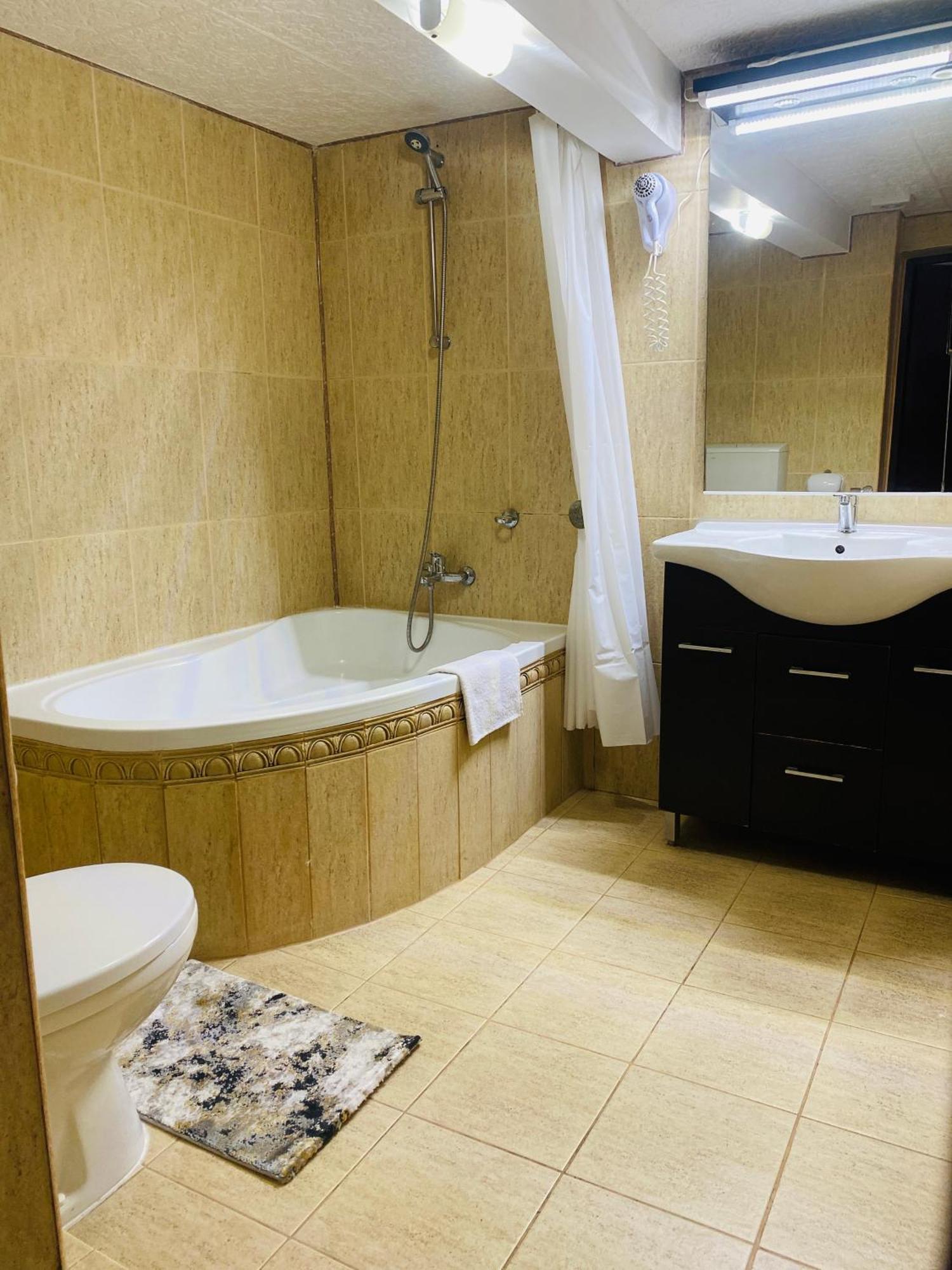 Complex Select Hotel Medias Bagian luar foto