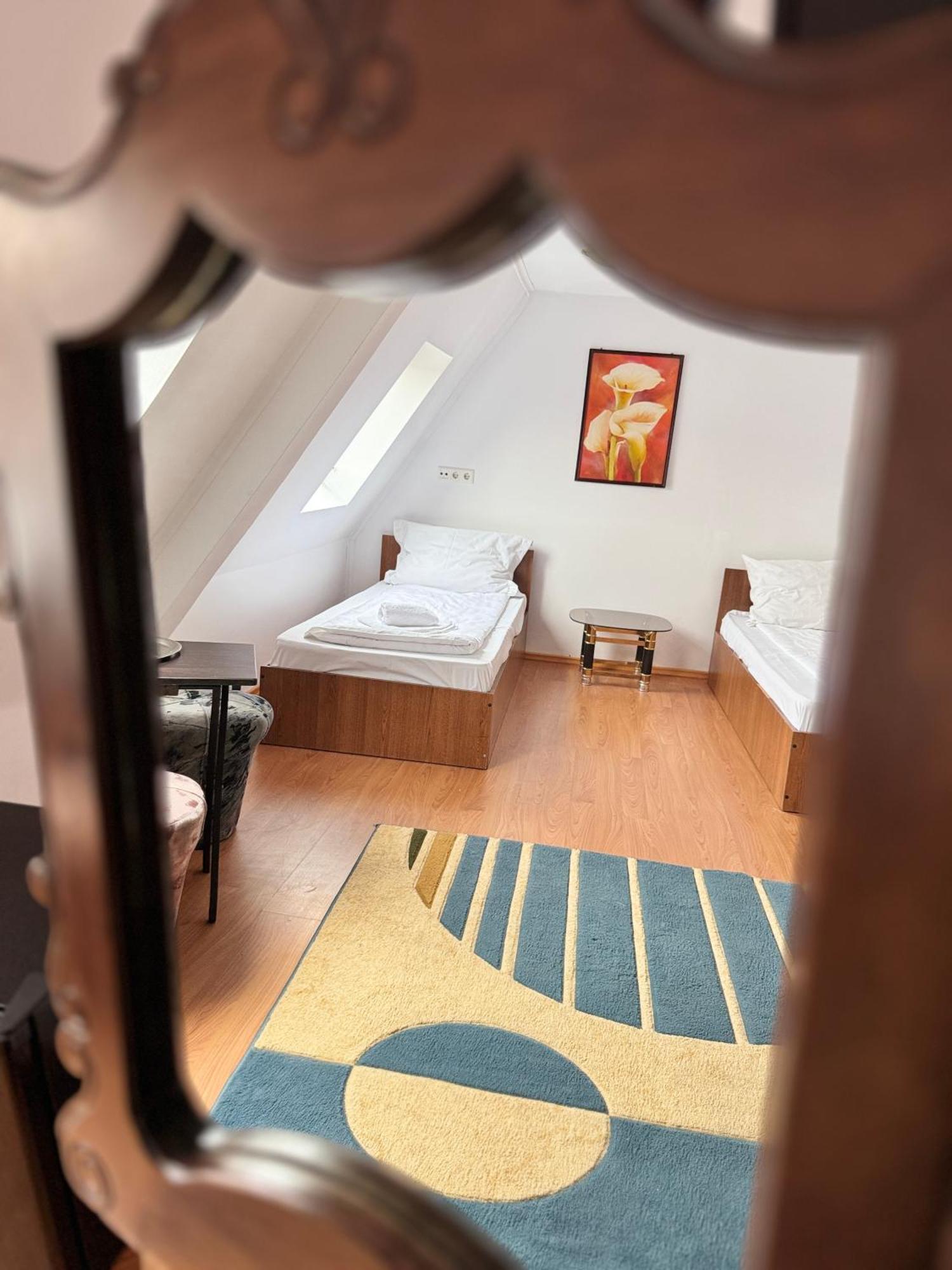 Complex Select Hotel Medias Bagian luar foto