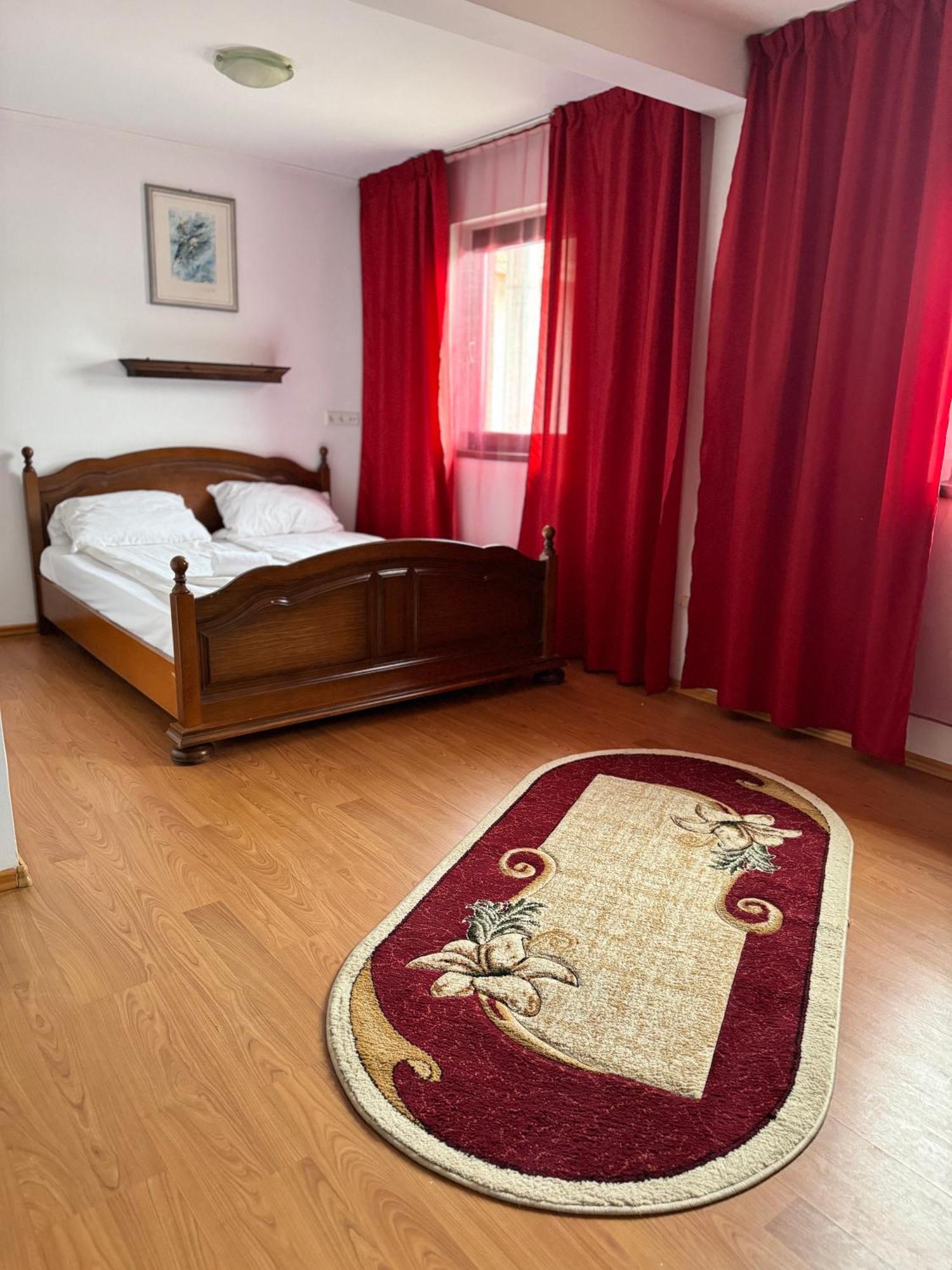 Complex Select Hotel Medias Bagian luar foto