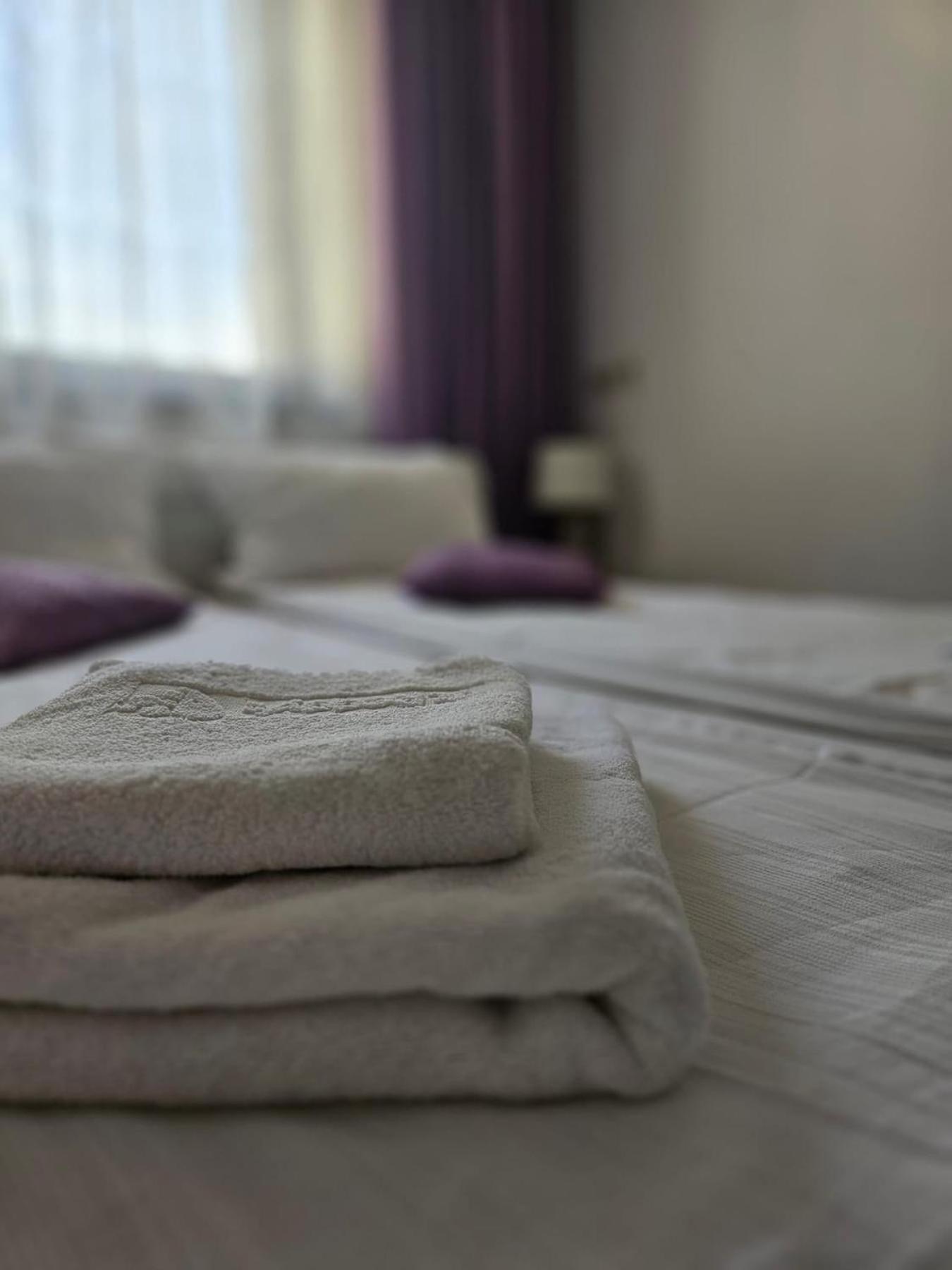 Complex Select Hotel Medias Bagian luar foto