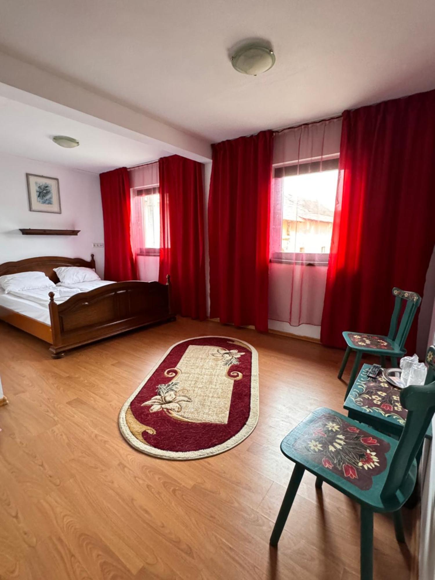 Complex Select Hotel Medias Bagian luar foto