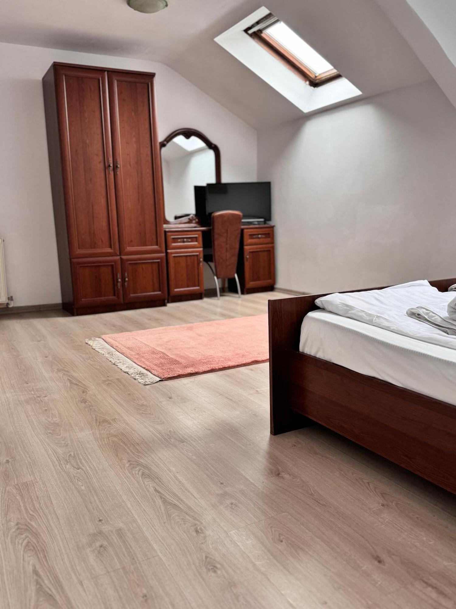 Complex Select Hotel Medias Bagian luar foto