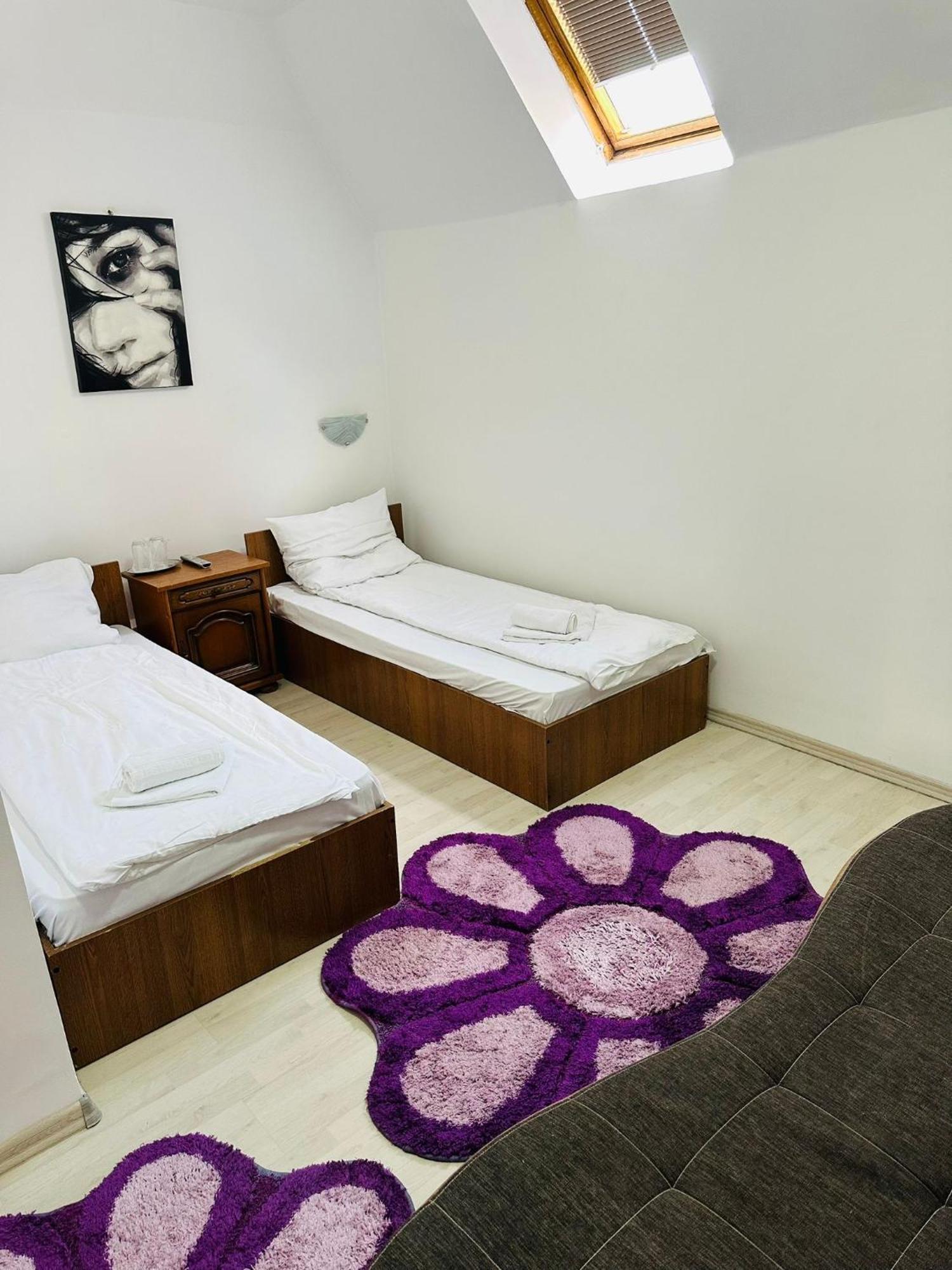 Complex Select Hotel Medias Bagian luar foto