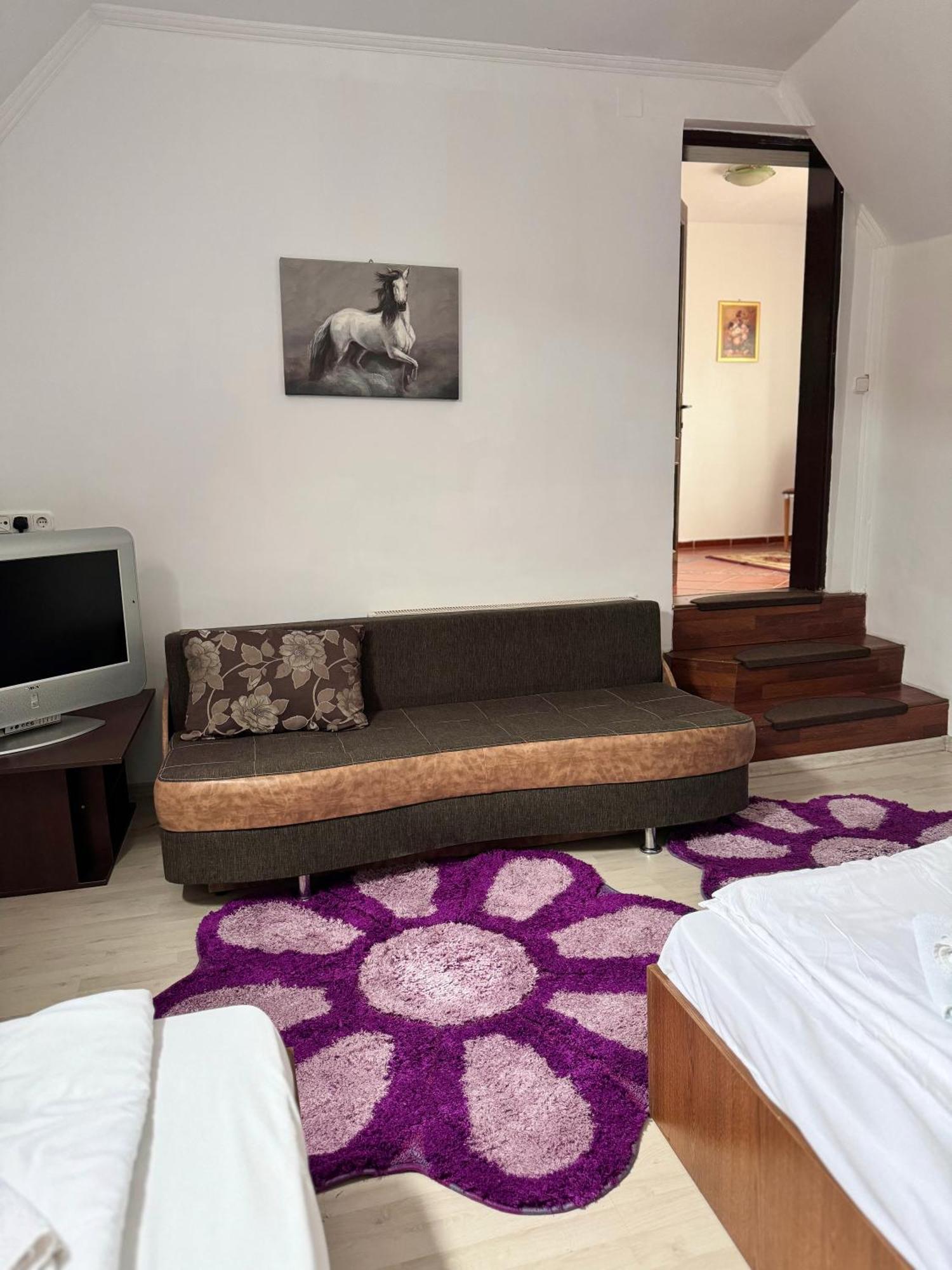 Complex Select Hotel Medias Bagian luar foto